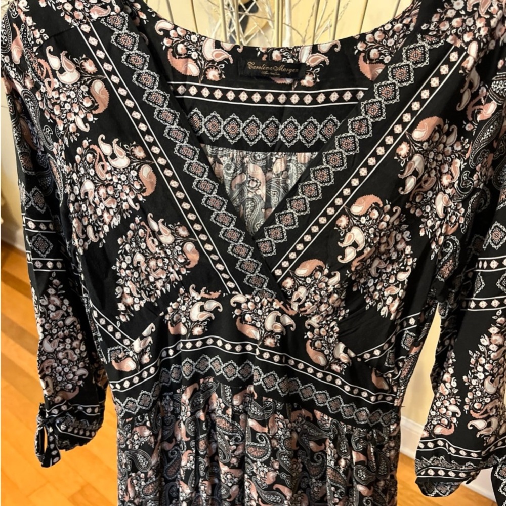 Chic Black and White Maxi Dress - Picture 2 of 5